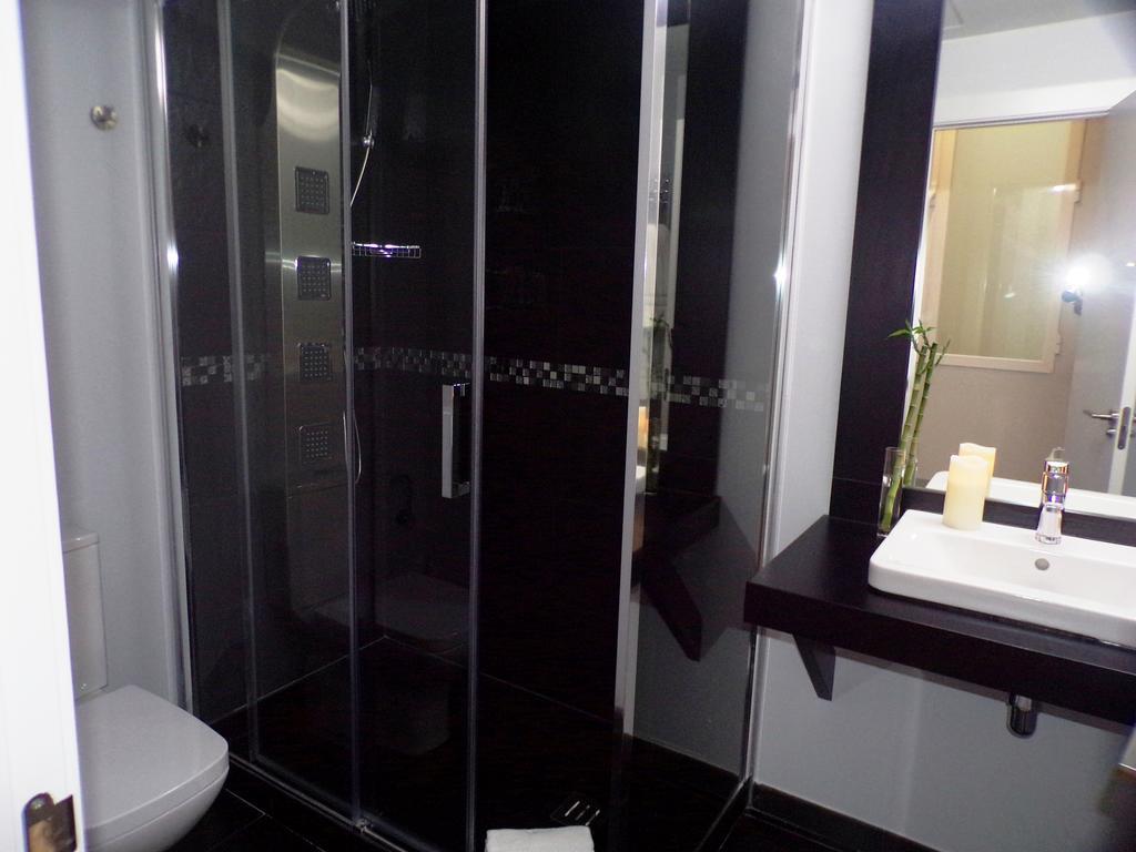 Los Amigos Vip Rooms Madrid Bagian luar foto