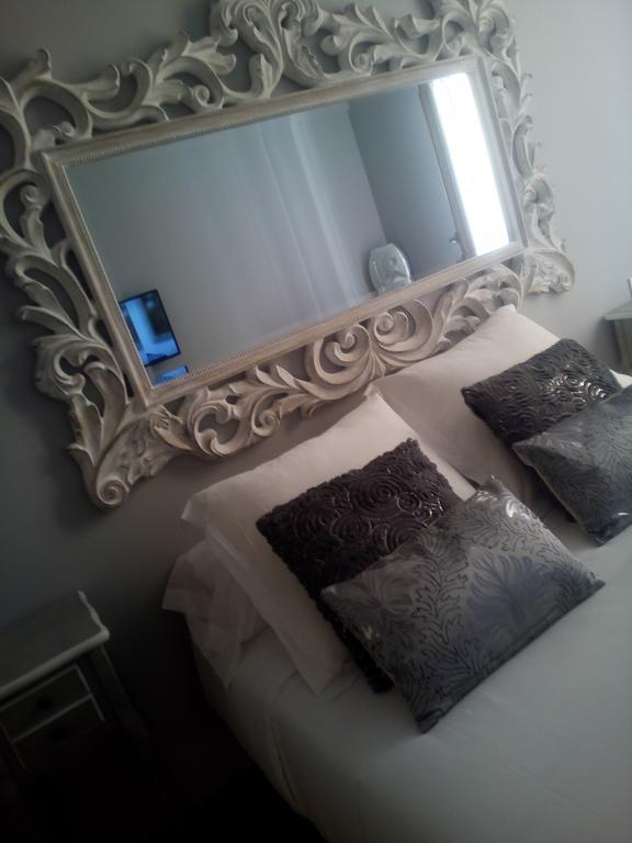 Los Amigos Vip Rooms Madrid Bagian luar foto