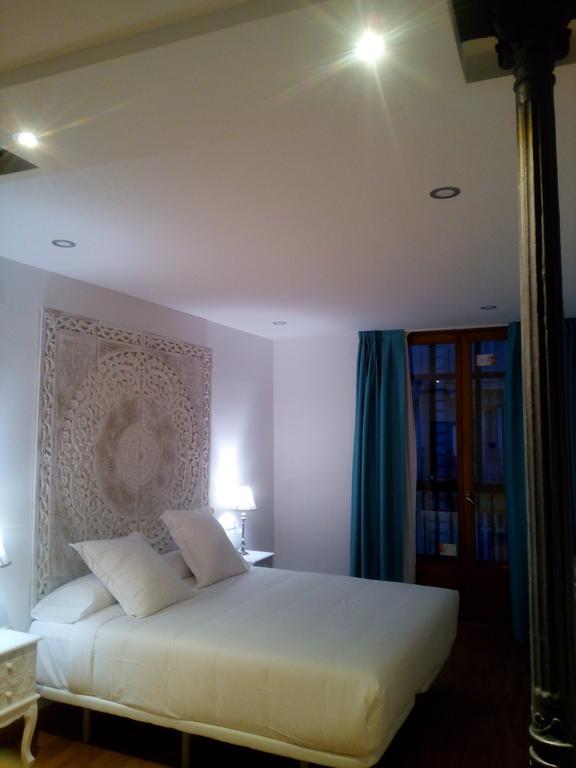 Los Amigos Vip Rooms Madrid Bagian luar foto