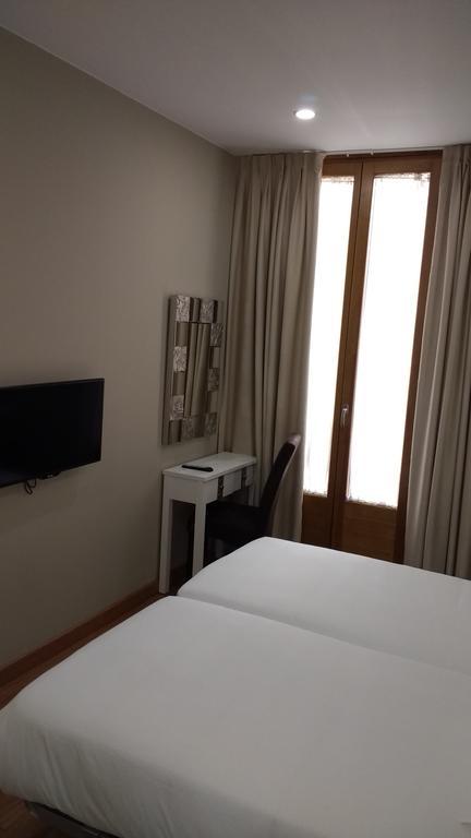 Los Amigos Vip Rooms Madrid Bagian luar foto